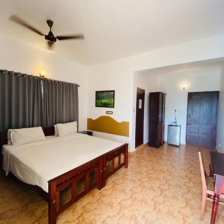 Karma Beach Resort Kovalam Esterno foto